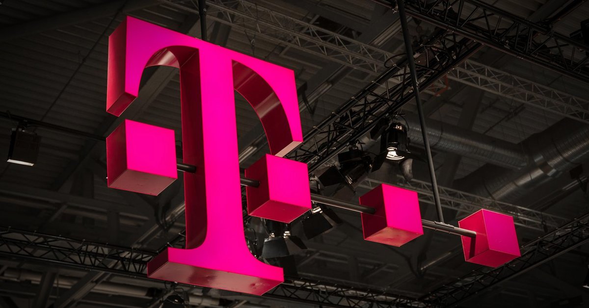 T-Mobile Sign Pink customer experience